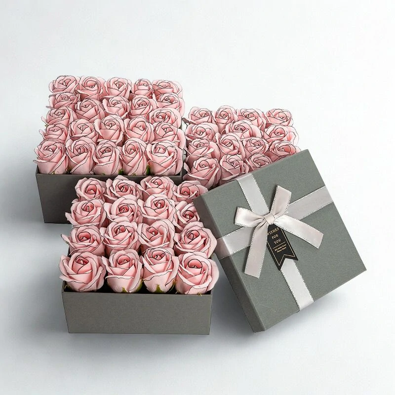 Mýdlová kytice Noir Rose L | Šedý Čtvercový Flower Box