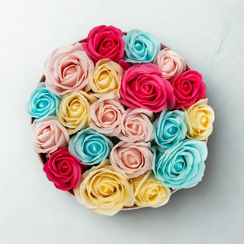 Mýdlová kytice Rainbow | Flower Box plný barevných růží