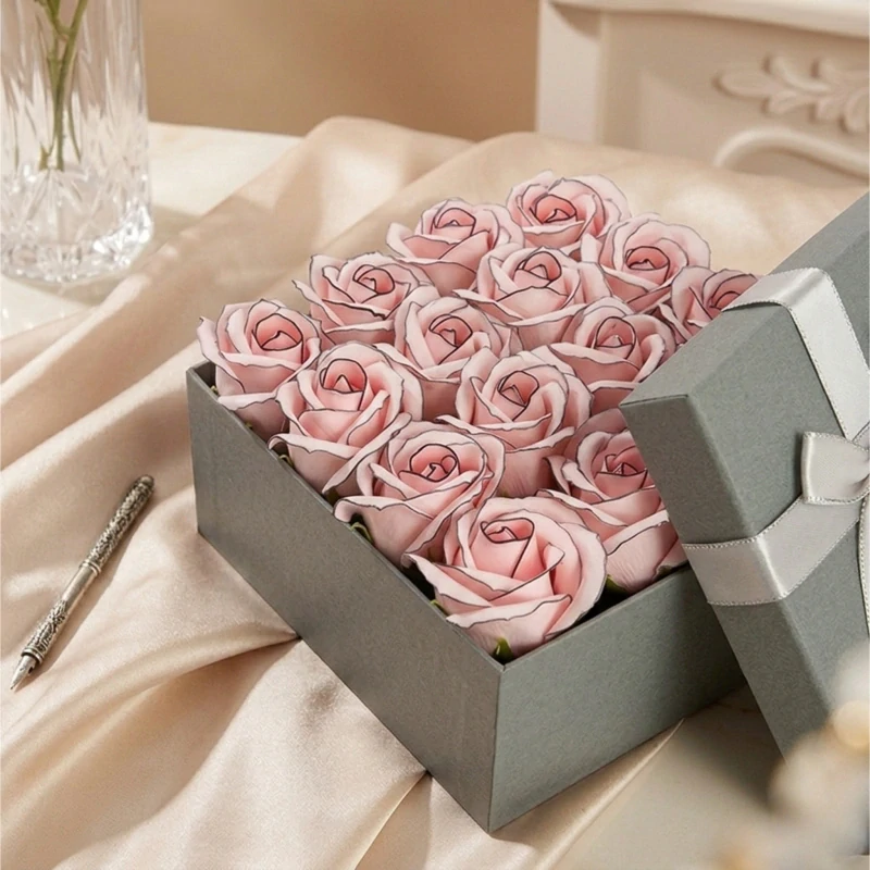 Mýdlová kytice Noir Rose M | Šedý Čtvercový Flower Box