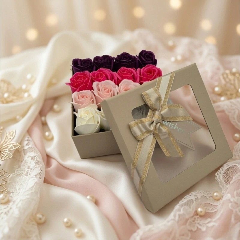 Mýdlová kytice Rosaria | Krémový čtvercový Flower Box