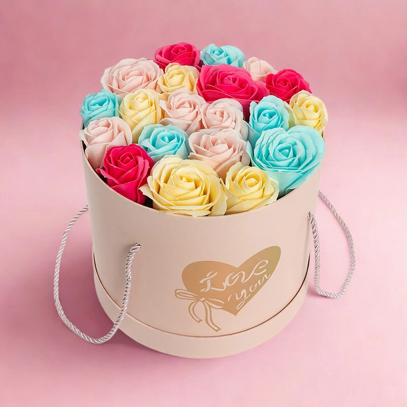 Mýdlová kytice Rainbow | Flower Box plný barevných růží