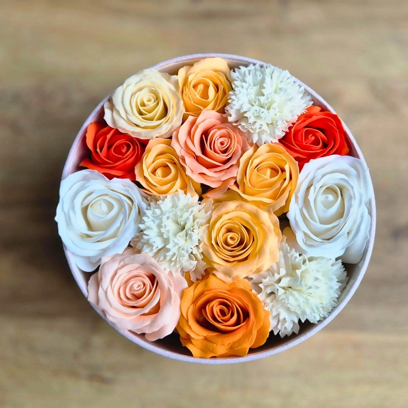 Auravie – luxusní mýdlová kytice ve flower boxu (15 květin)