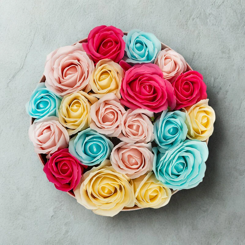 Mýdlová kytice Rainbow | Flower Box plný barevných růží