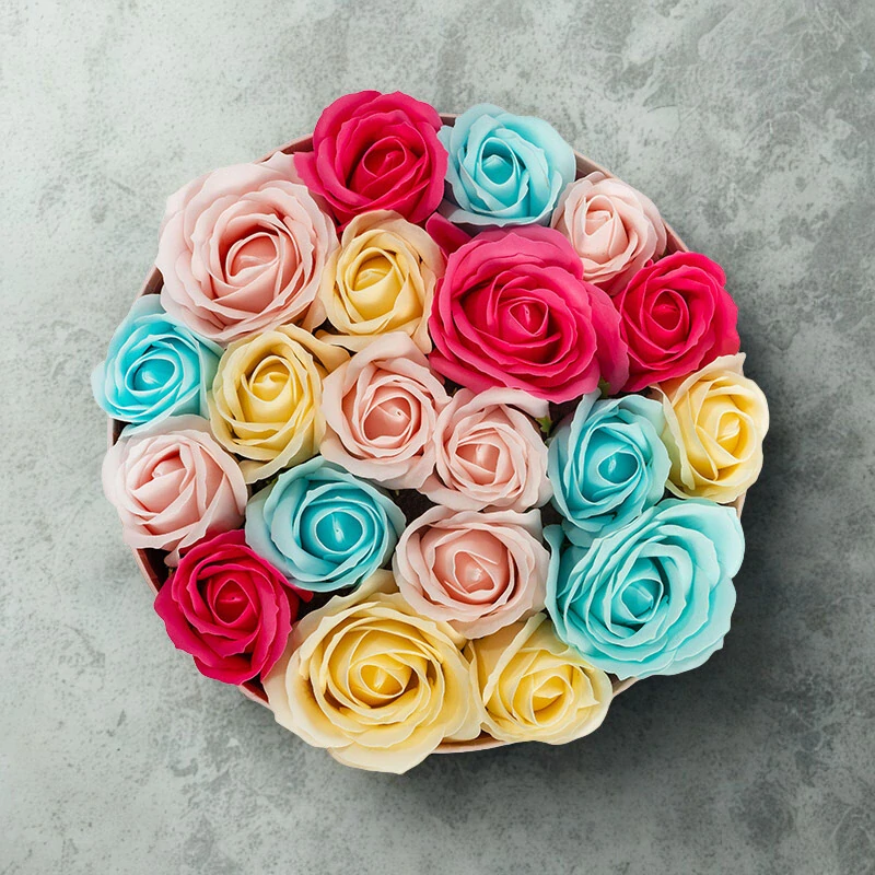 Mýdlová kytice Rainbow | Flower Box plný barevných růží