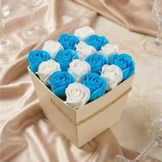 Mýdlová kytice Mirela | Luxusní krémový Flower Box plný klidu a elegance