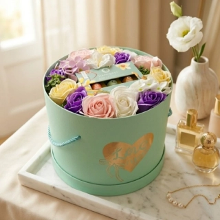 Mýdlová kytice Aurélia | Flower Box s esenciálními oleji 